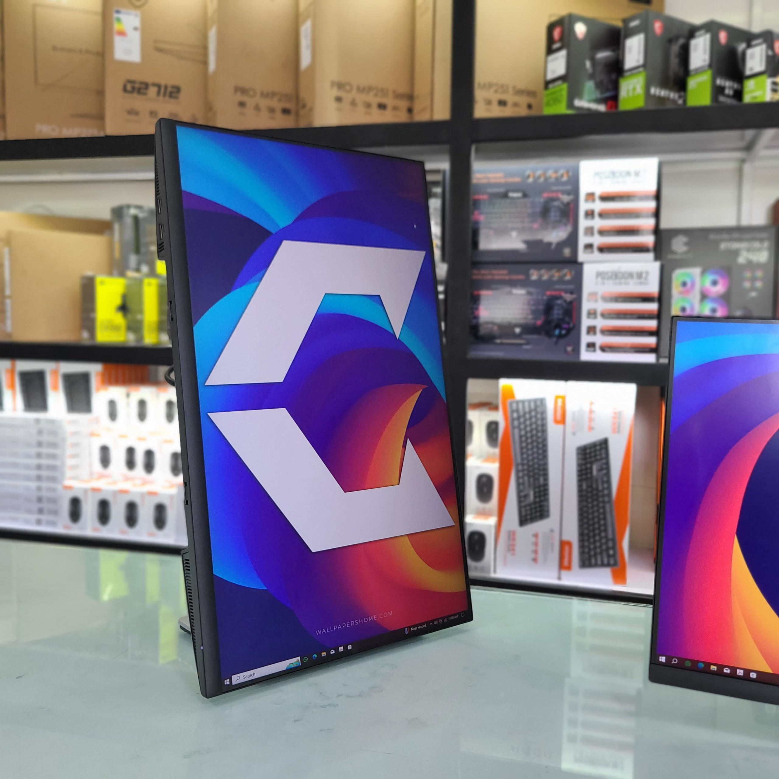 DELL 24 IPS (HDMI) FRAMELESS Monitor - Image 3