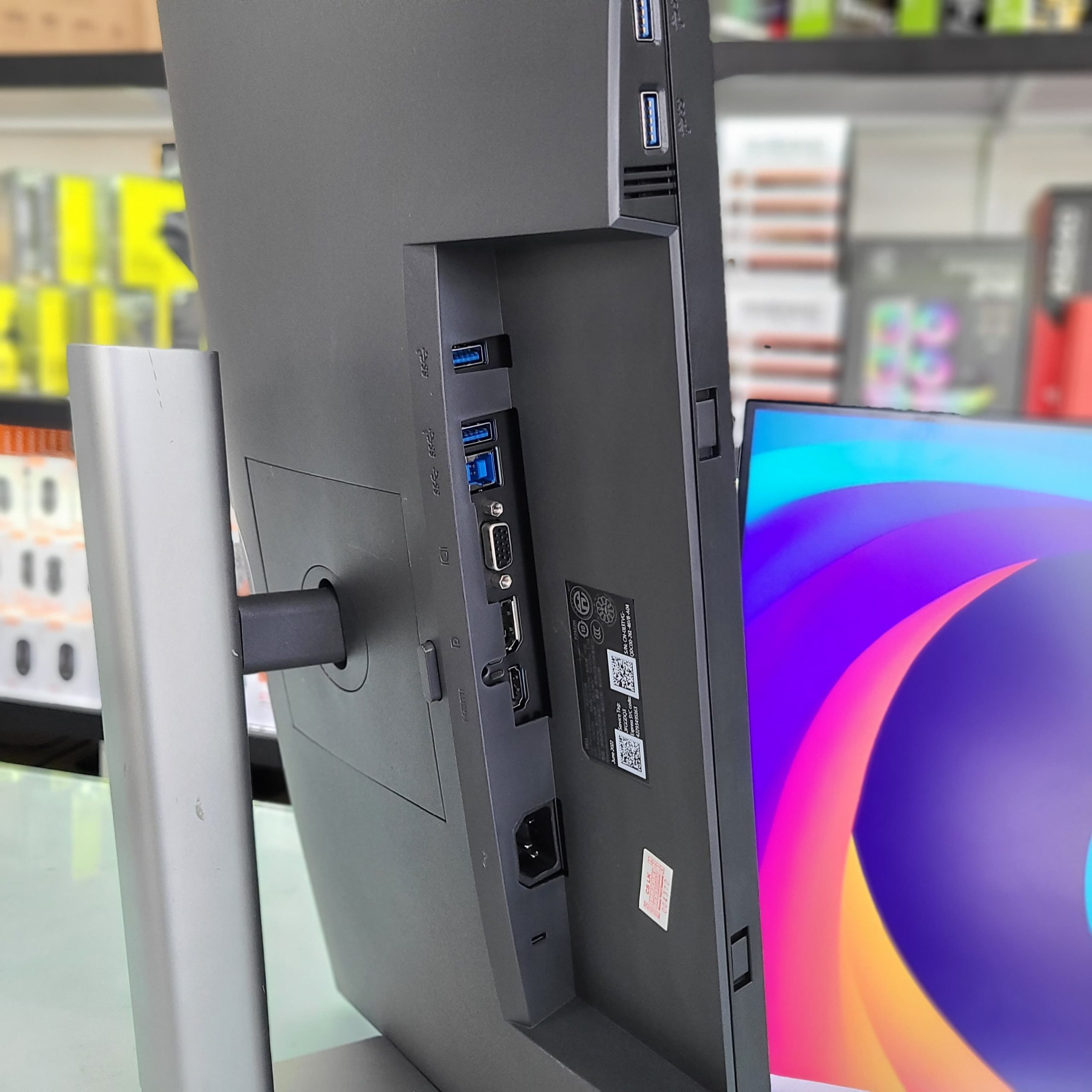 DELL 24 IPS (HDMI) FRAMELESS Monitor - Image 4